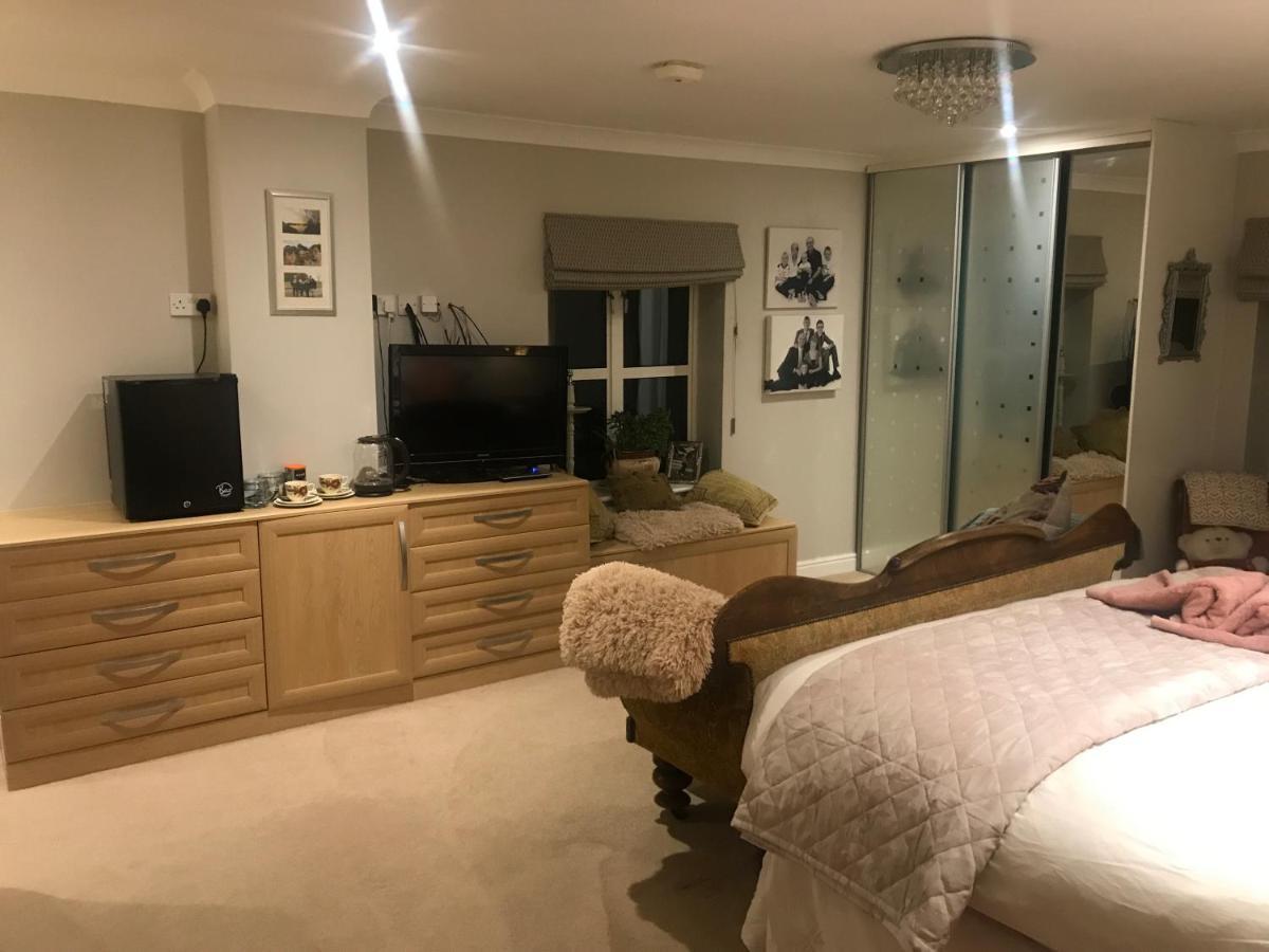 The Master Suite, Enjoy The Countryside In Style Ashover Exterior photo